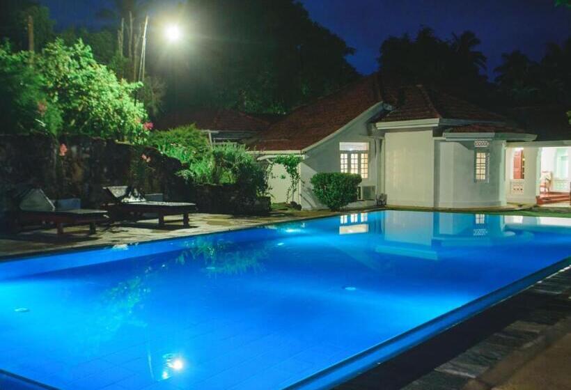 بنسيون Thalpe Walawwa Heritage Villa