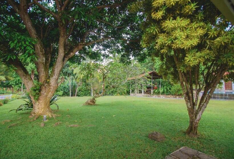 بنسيون Thalpe Walawwa Heritage Villa