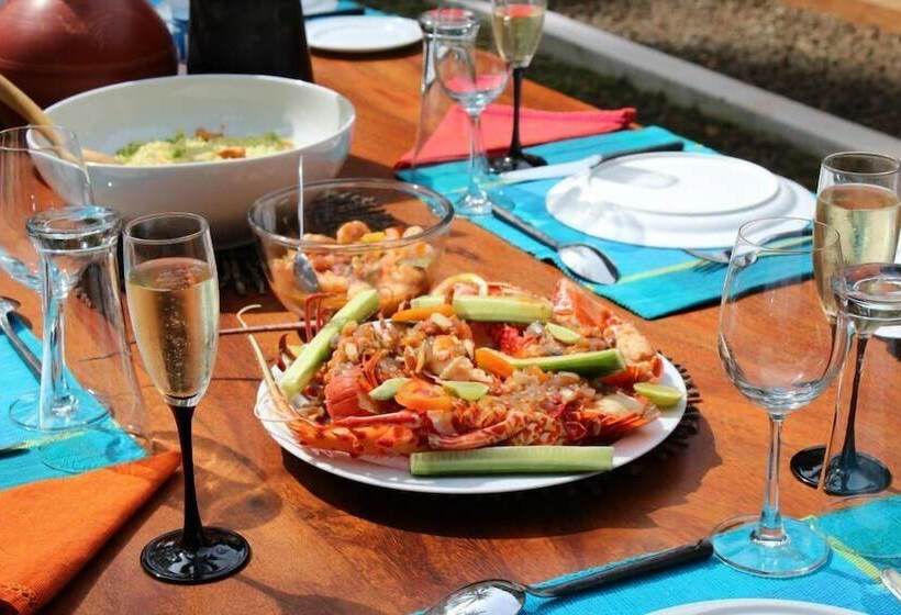 膳宿费 Villa Nicomar