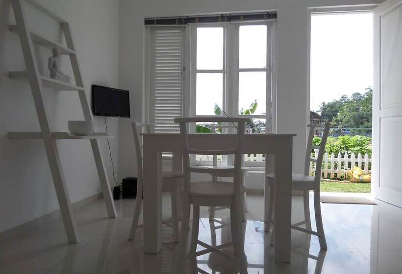 פנסיון White Villa Ambalangoda