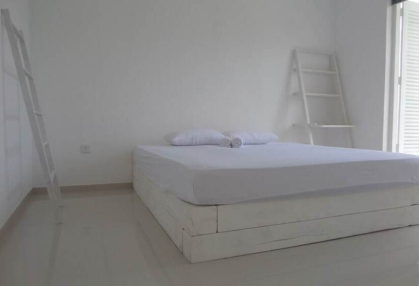 פנסיון White Villa Ambalangoda