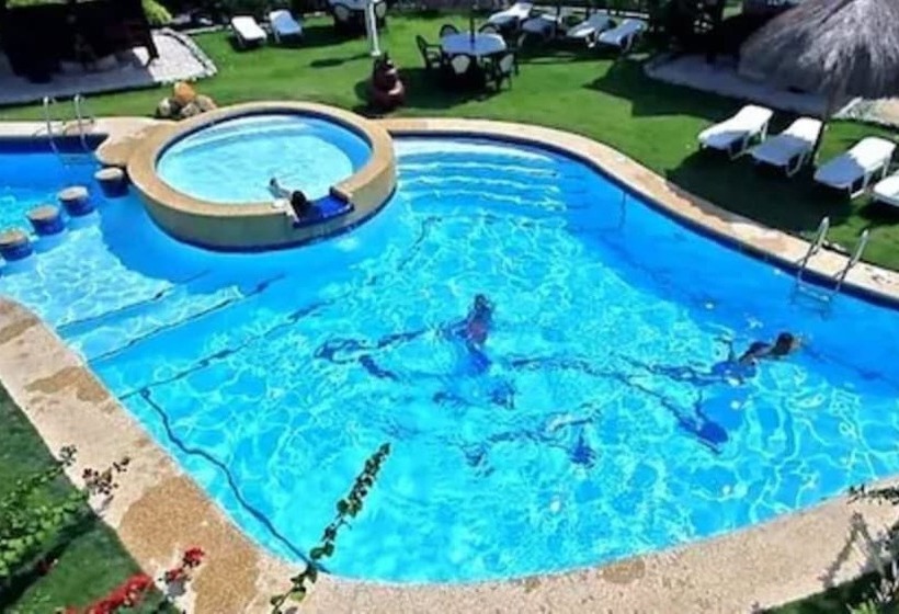 Dolphin House Resort Moalboal