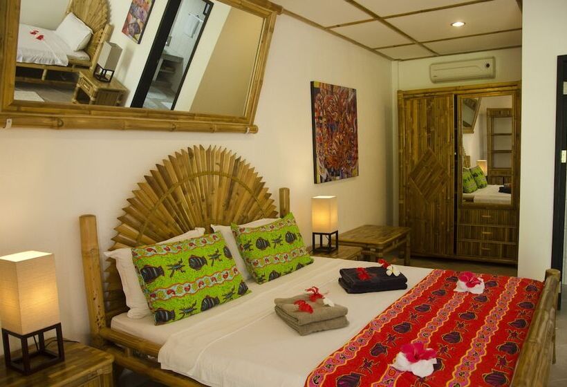 Dolphin House Resort Moalboal