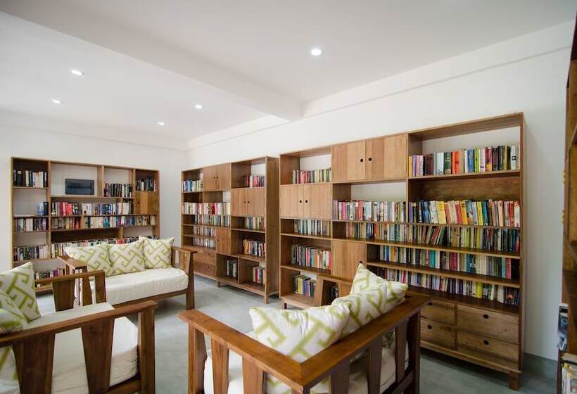 Summer Island Maldives Resort