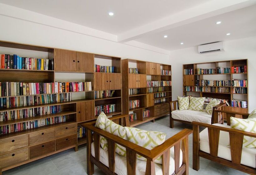 Summer Island Maldives Resort