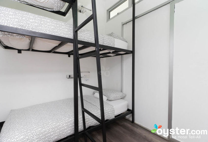 Roomies Boutique Bed & Breakfast  Hostel