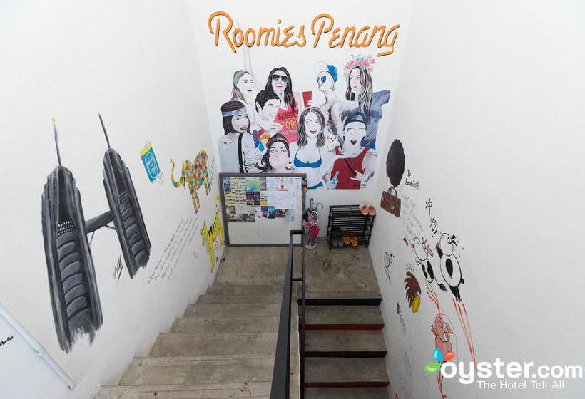 Roomies Boutique Bed & Breakfast  Hostel