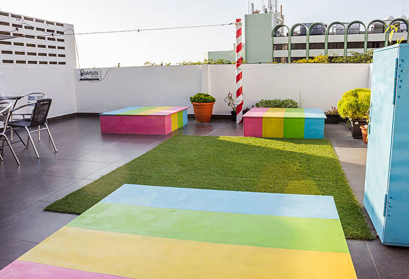 Roomies Boutique Bed & Breakfast  Hostel