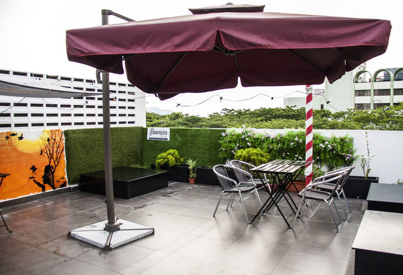 Roomies Boutique Bed & Breakfast  Hostel