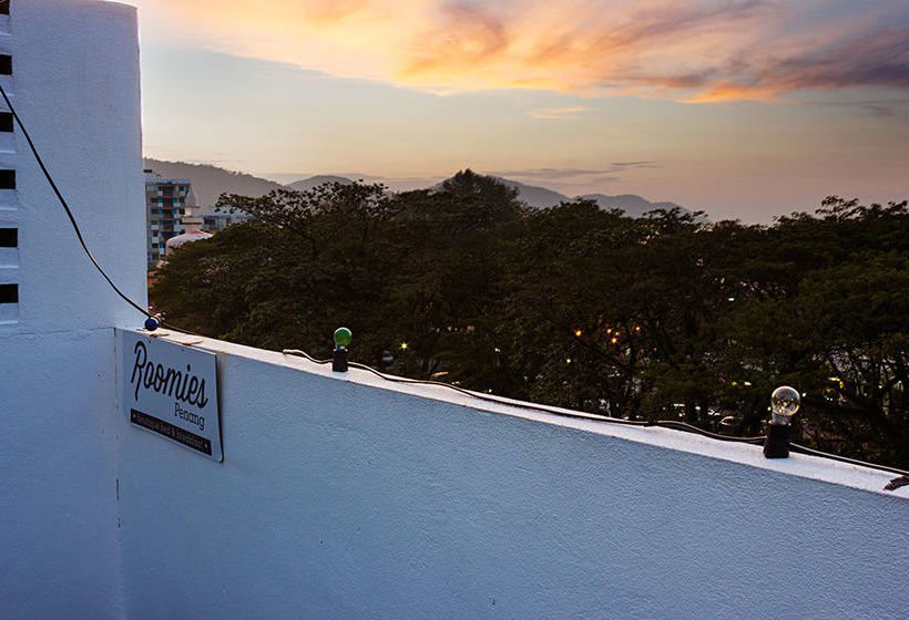 Roomies Boutique Bed & Breakfast  Hostel