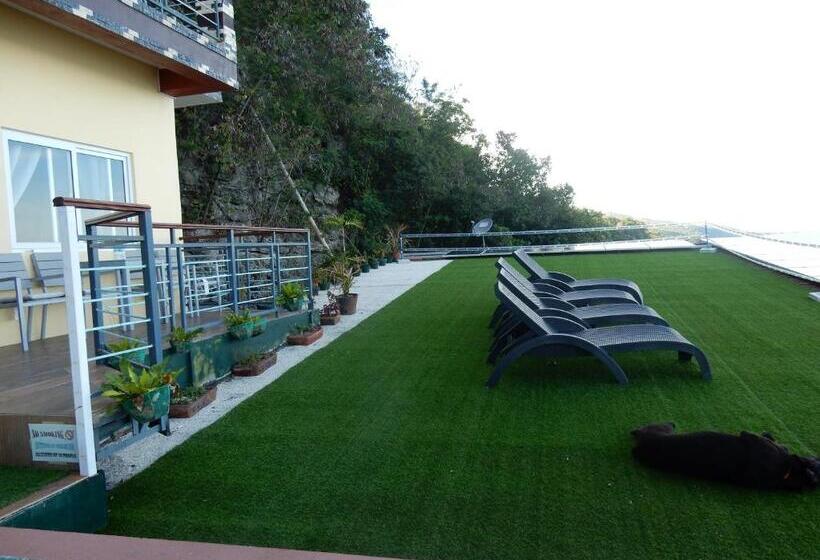 Oslob Seafari Resort