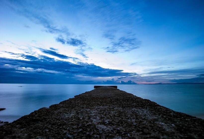 Oslob Seafari Resort