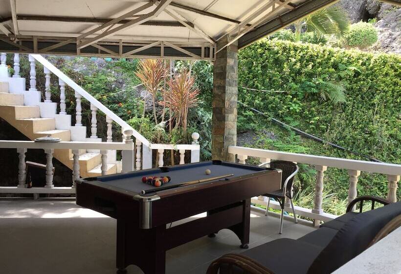 Oslob Seafari Resort