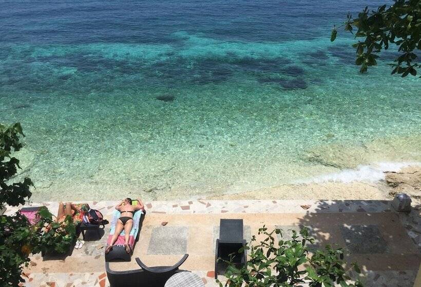 Oslob Seafari Resort