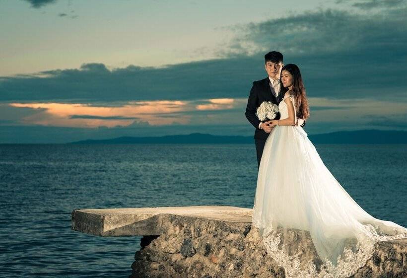 Oslob Seafari Resort