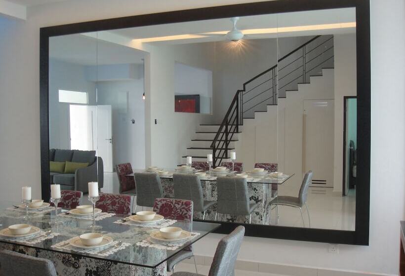 Shamrock Beach Villas Penang Seaview