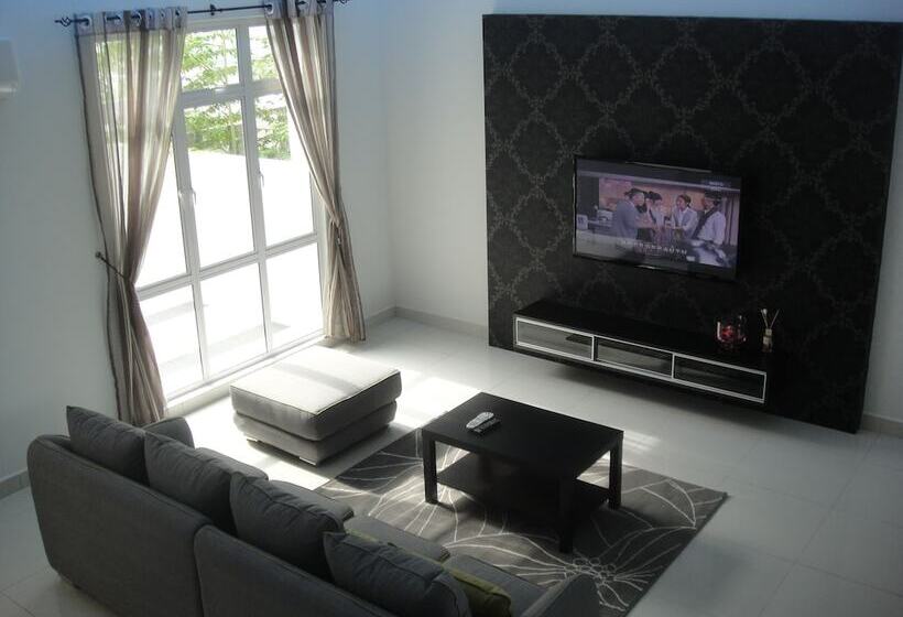 Shamrock Beach Villas Penang Seaview