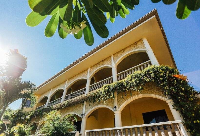 Turtle Bay Dive Resort