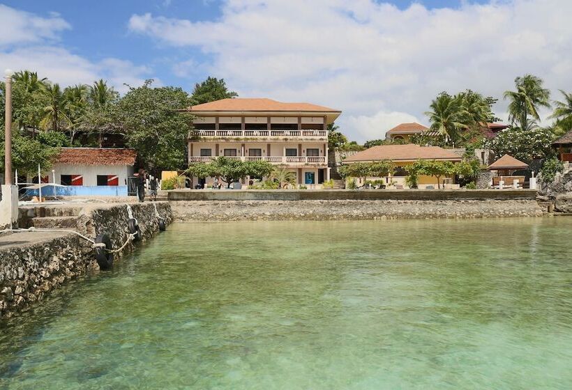 Turtle Bay Dive Resort