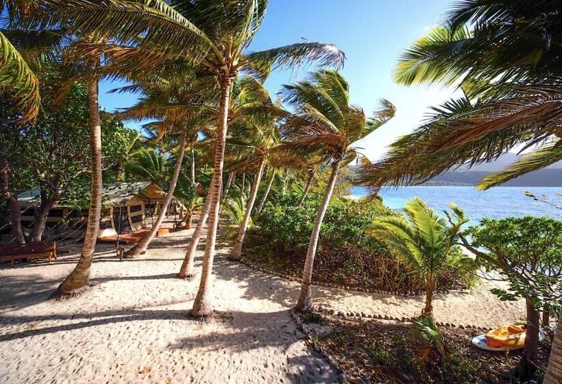 Barefoot Manta Island Resort