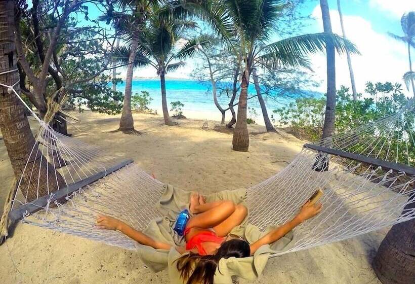 Barefoot Manta Island Resort