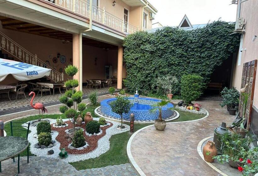 مبيت وإفطار Billuri Sitora