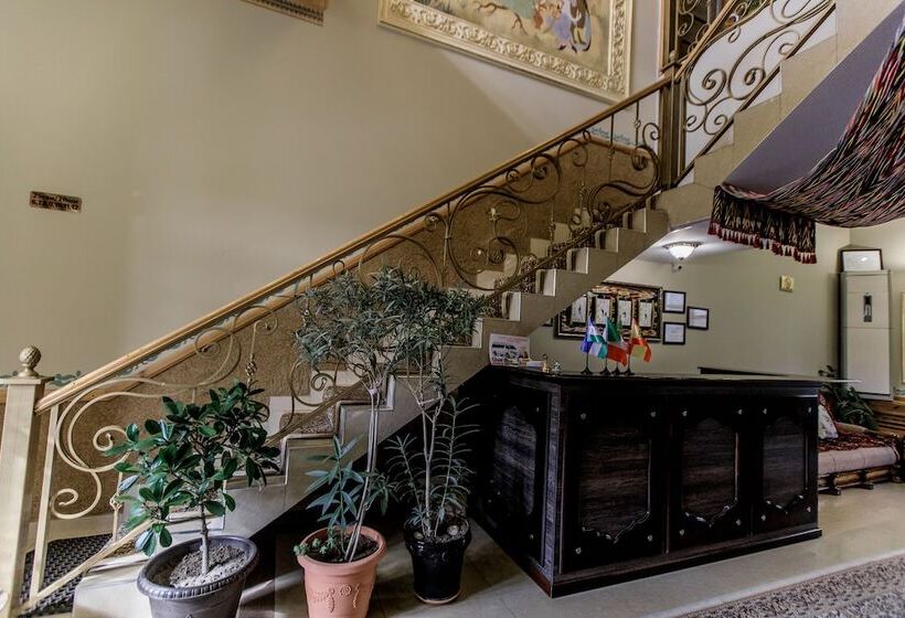 مبيت وإفطار Billuri Sitora