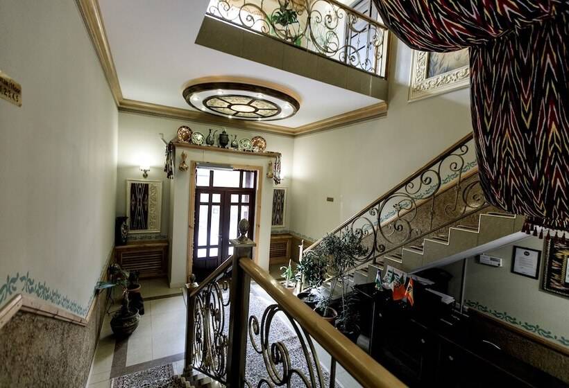 مبيت وإفطار Billuri Sitora