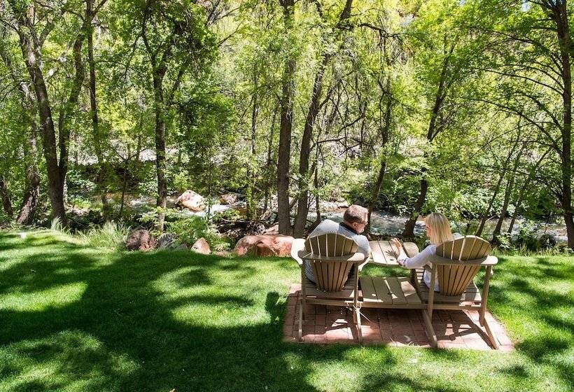 هتل Arroyo Roble Resort