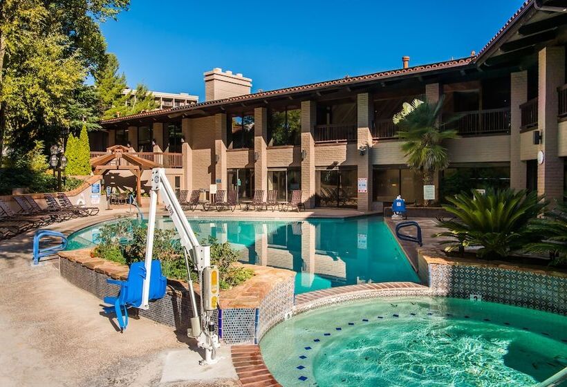 هتل Arroyo Roble Resort