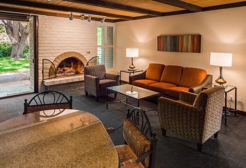 هتل Arroyo Roble Resort