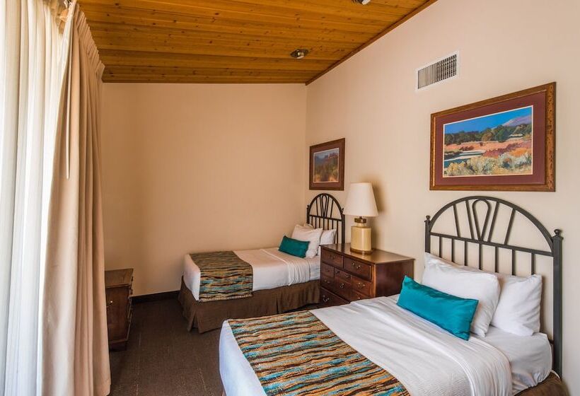 هتل Arroyo Roble Resort