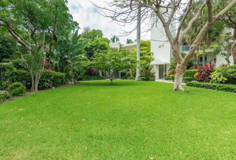 فندق Caloosa Cove Resort