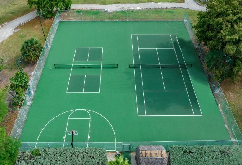 فندق Caloosa Cove Resort