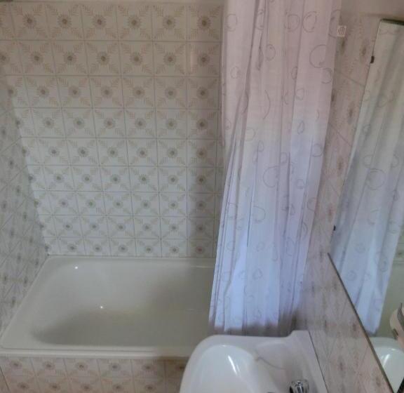 ホテル Can Català