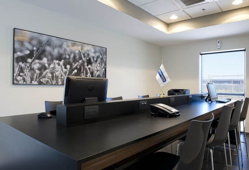 酒店 City Express By Marriott Santiago Aeropuerto