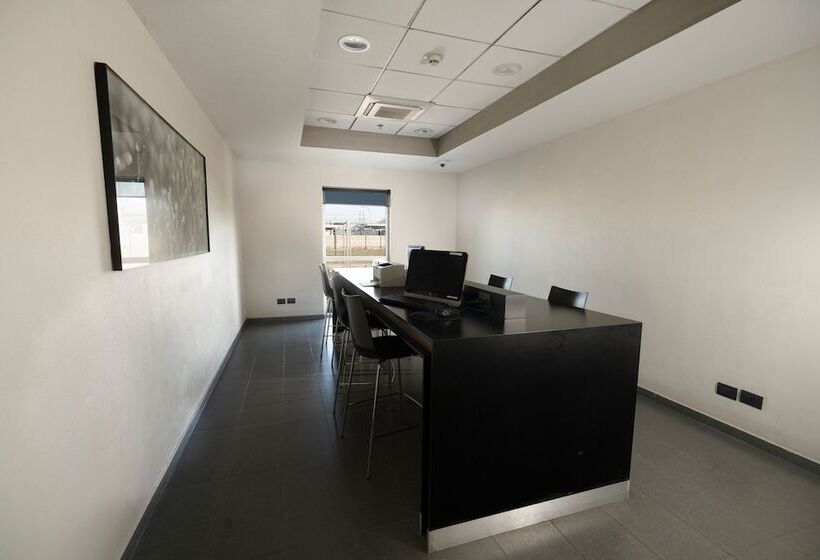 酒店 City Express By Marriott Santiago Aeropuerto