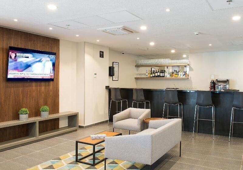 酒店 City Express By Marriott Santiago Aeropuerto