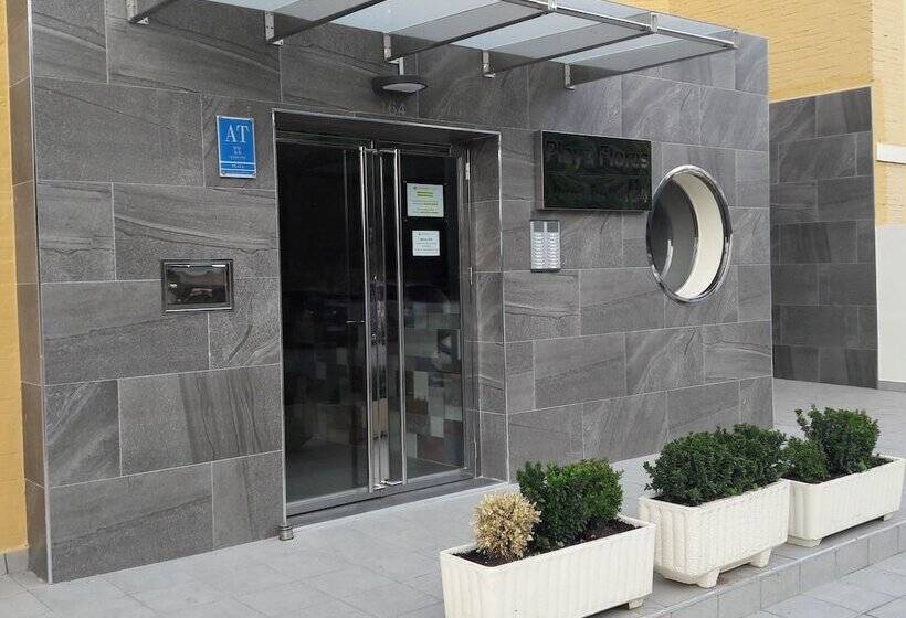 هتل Club Playa Flores