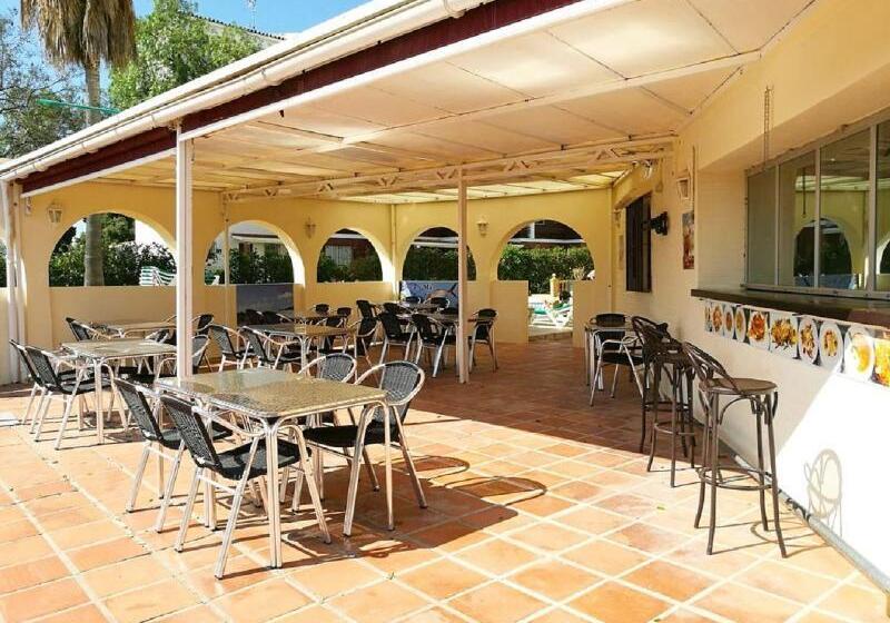 هتل Club Playa Flores