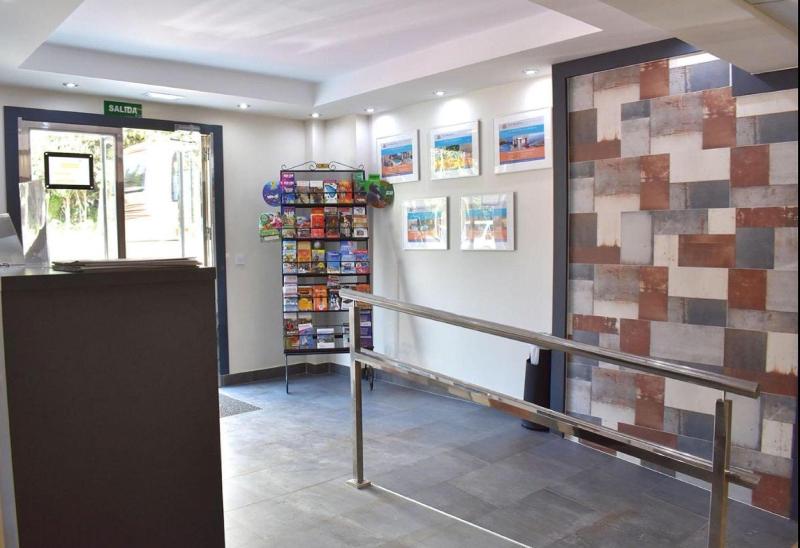 هتل Club Playa Flores