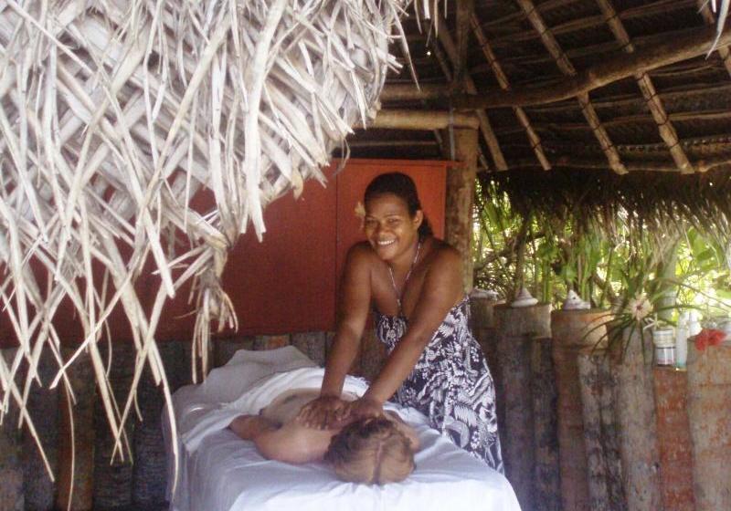 호텔 Dolphin Bay Divers Retreat