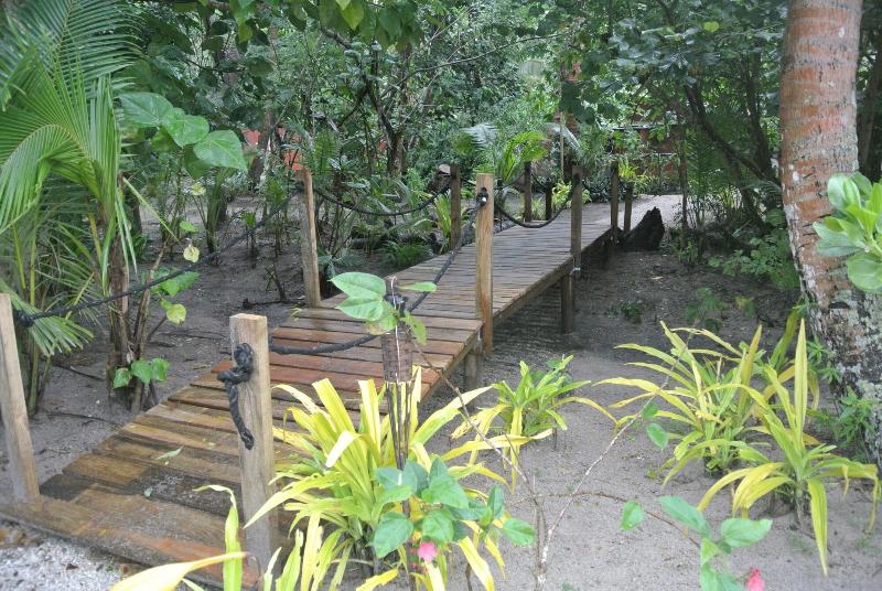 호텔 Dolphin Bay Divers Retreat