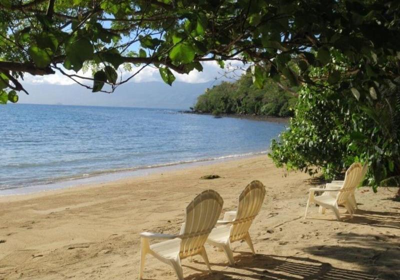 호텔 Dolphin Bay Divers Retreat