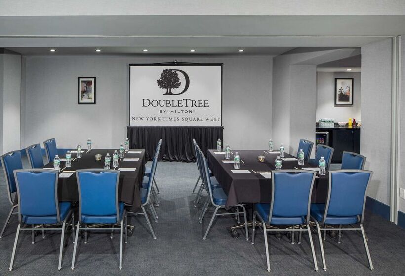호텔 Doubletree By Hilton  New York Times Square West