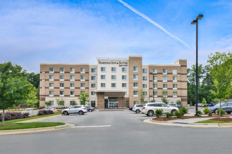 هتل Fairfield Inn & Suites By Marriott Raleigh Cary