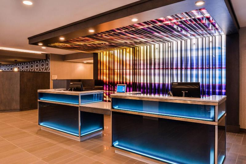 هتل Fairfield Inn & Suites By Marriott Raleigh Cary