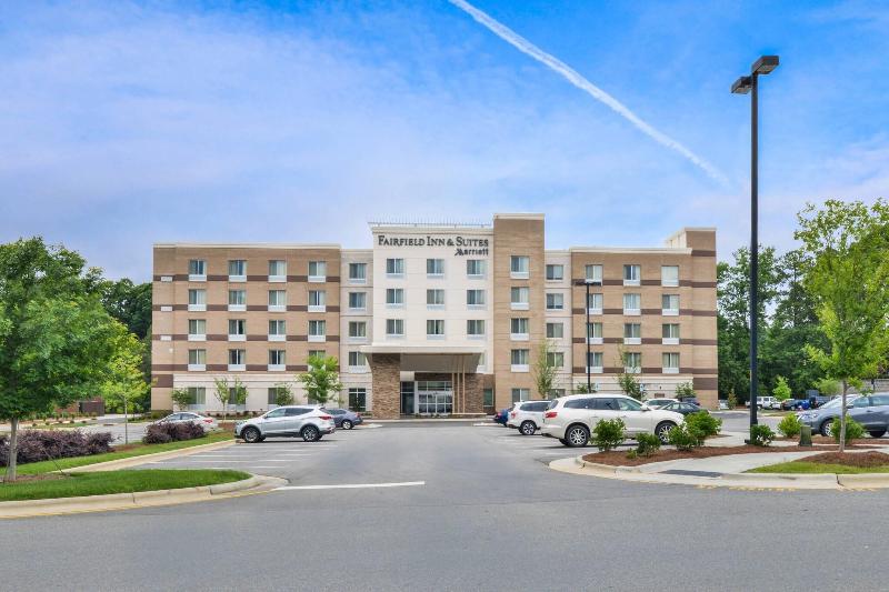 هتل Fairfield Inn & Suites By Marriott Raleigh Cary
