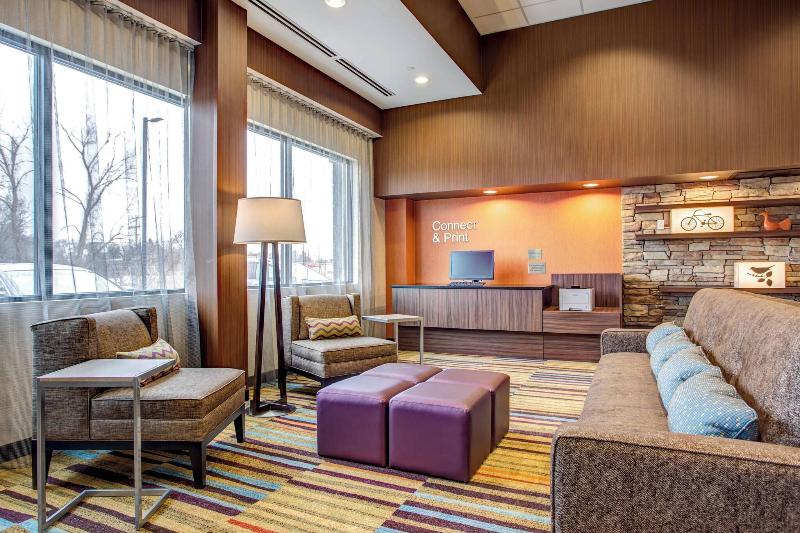 هتل Fairfield Inn & Suites By Marriott Springfield Holyoke