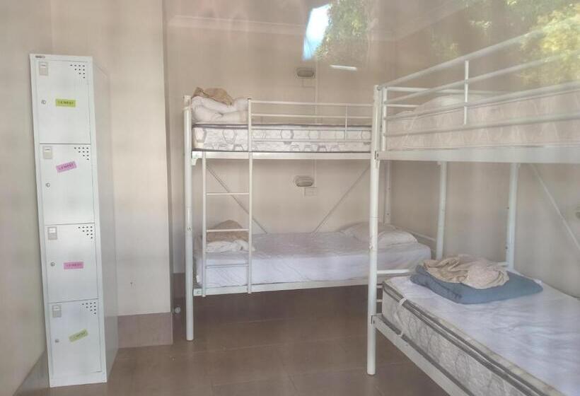 בית מלון כפרי Hervey Bay Flashpackers